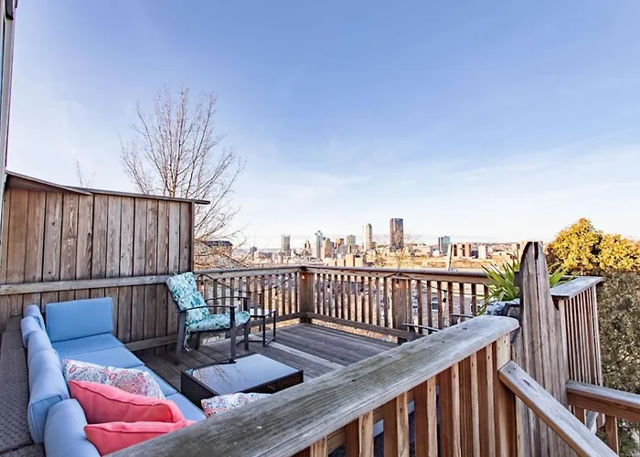 Spacious W Million Dollar Views Apartment Pittsburgh